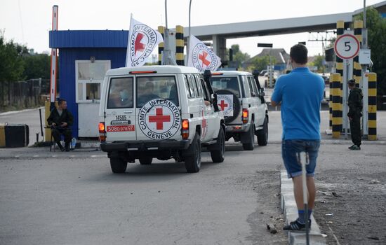 Humanitarian aid convoy for Ukraine's south-east at Donetsk border crossing point