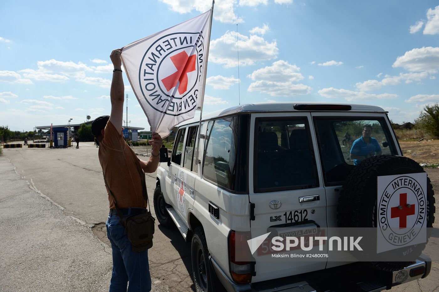 Humanitarian aid convoy for Ukraine's south-east at Donetsk border crossing point