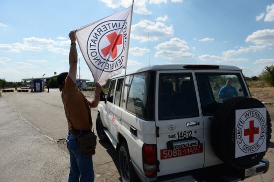 Humanitarian aid convoy for Ukraine's south-east at Donetsk border crossing point