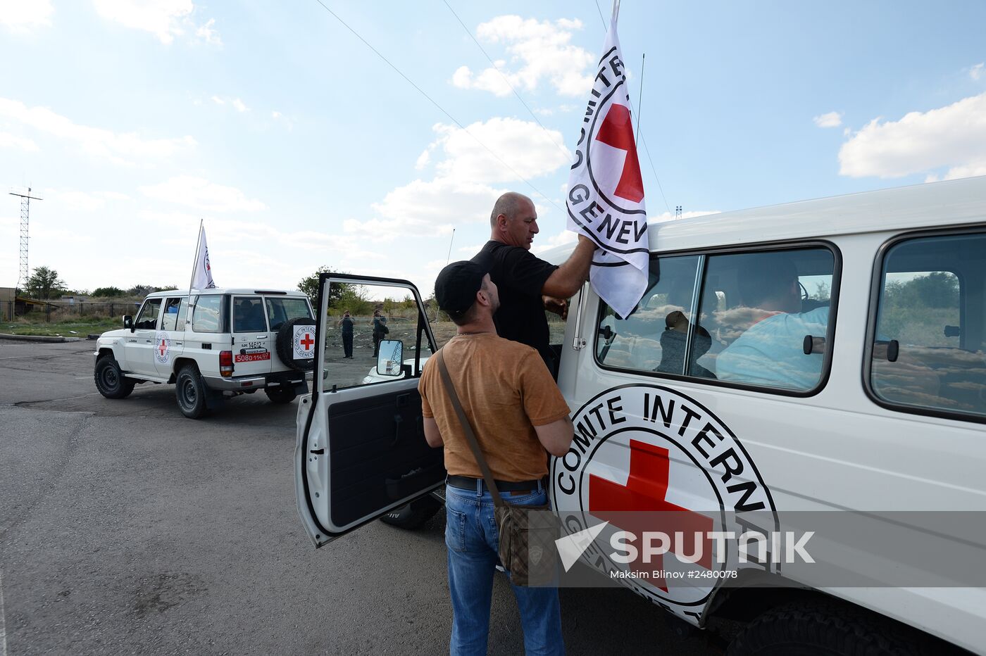 Humanitarian aid convoy for Ukraine's south-east at Donetsk border crossing point