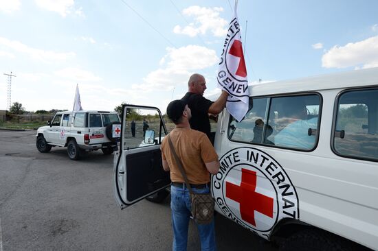 Humanitarian aid convoy for Ukraine's south-east at Donetsk border crossing point