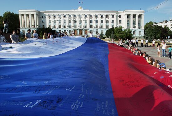 Russian Flag Day in Crimea
