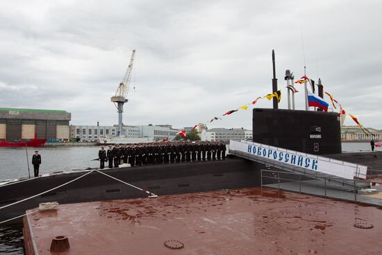 Official ceremony of raising Russian Navy colors on Novorossiysk diesel-electric submarine