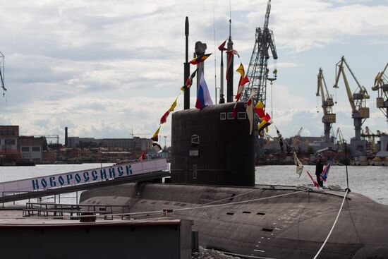 Official ceremony of raising Russian Navy colors on Novorossiysk diesel-electric submarine