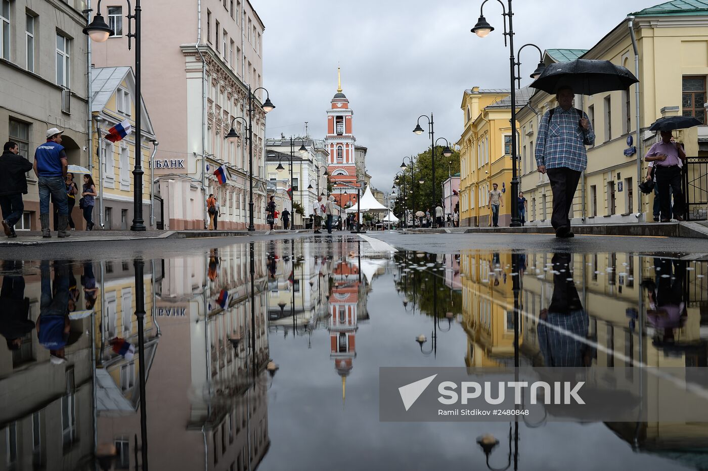 Pedestrian area opens on Pyatnitskaya Street in Moscow