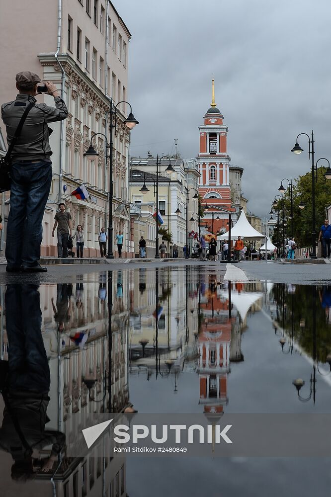 Pedestrian area opens on Pyatnitskaya Street in Moscow