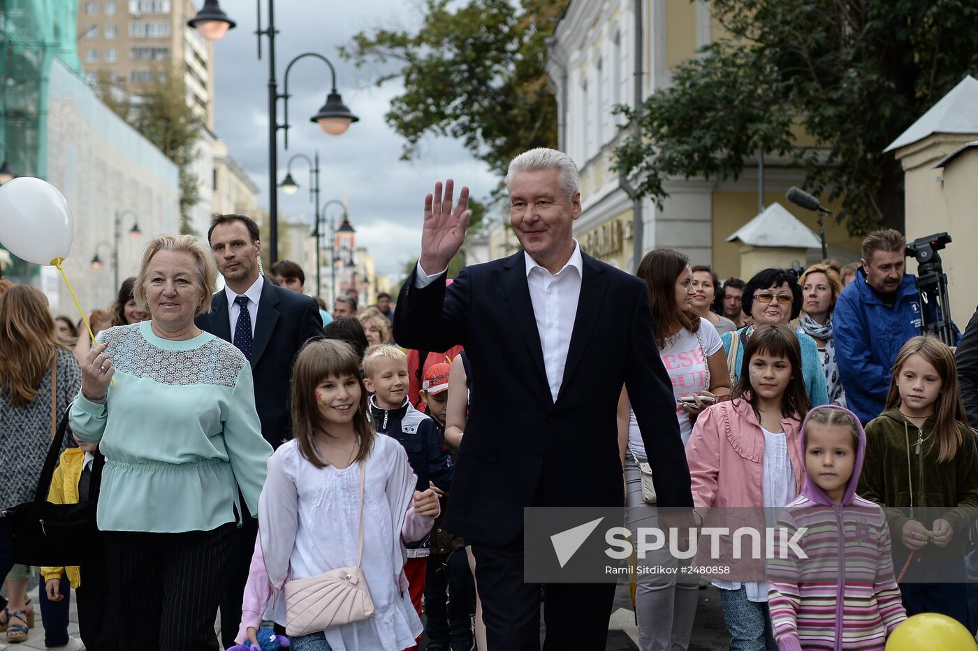 Pedestrian area opens on Pyatnitskaya Street in Moscow