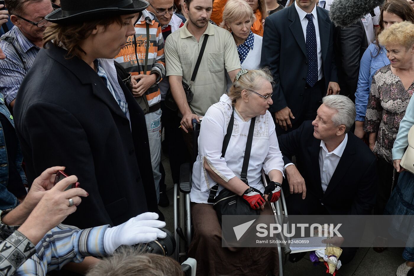 Pedestrian area opens on Pyatnitskaya Street in Moscow