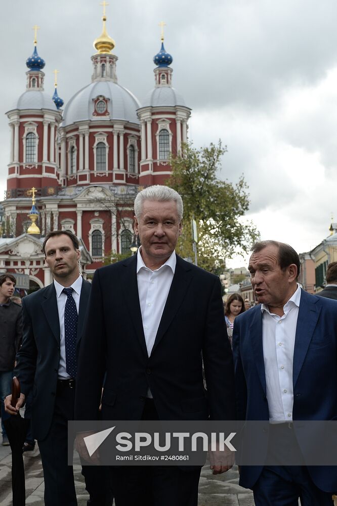 Pedestrian area opens on Pyatnitskaya Street in Moscow