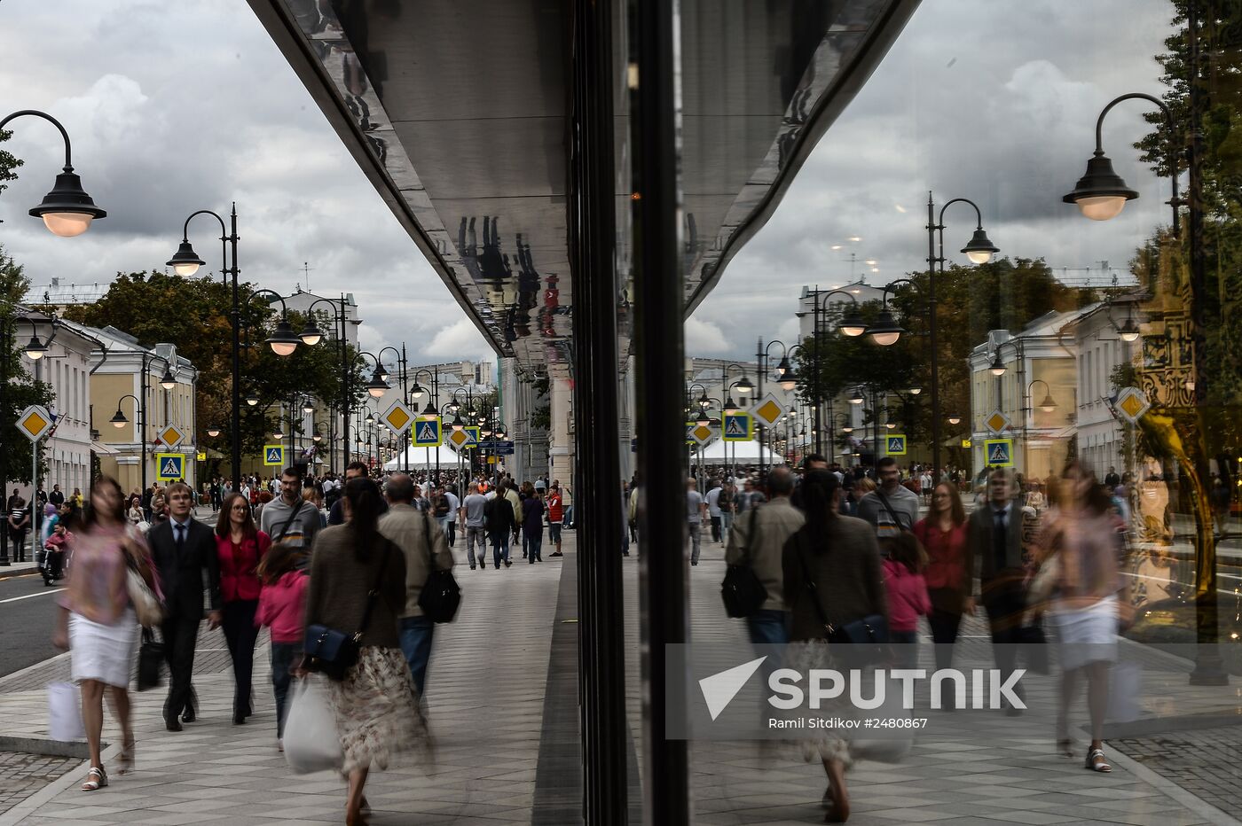 Pedestrian area opens on Pyatnitskaya Street in Moscow