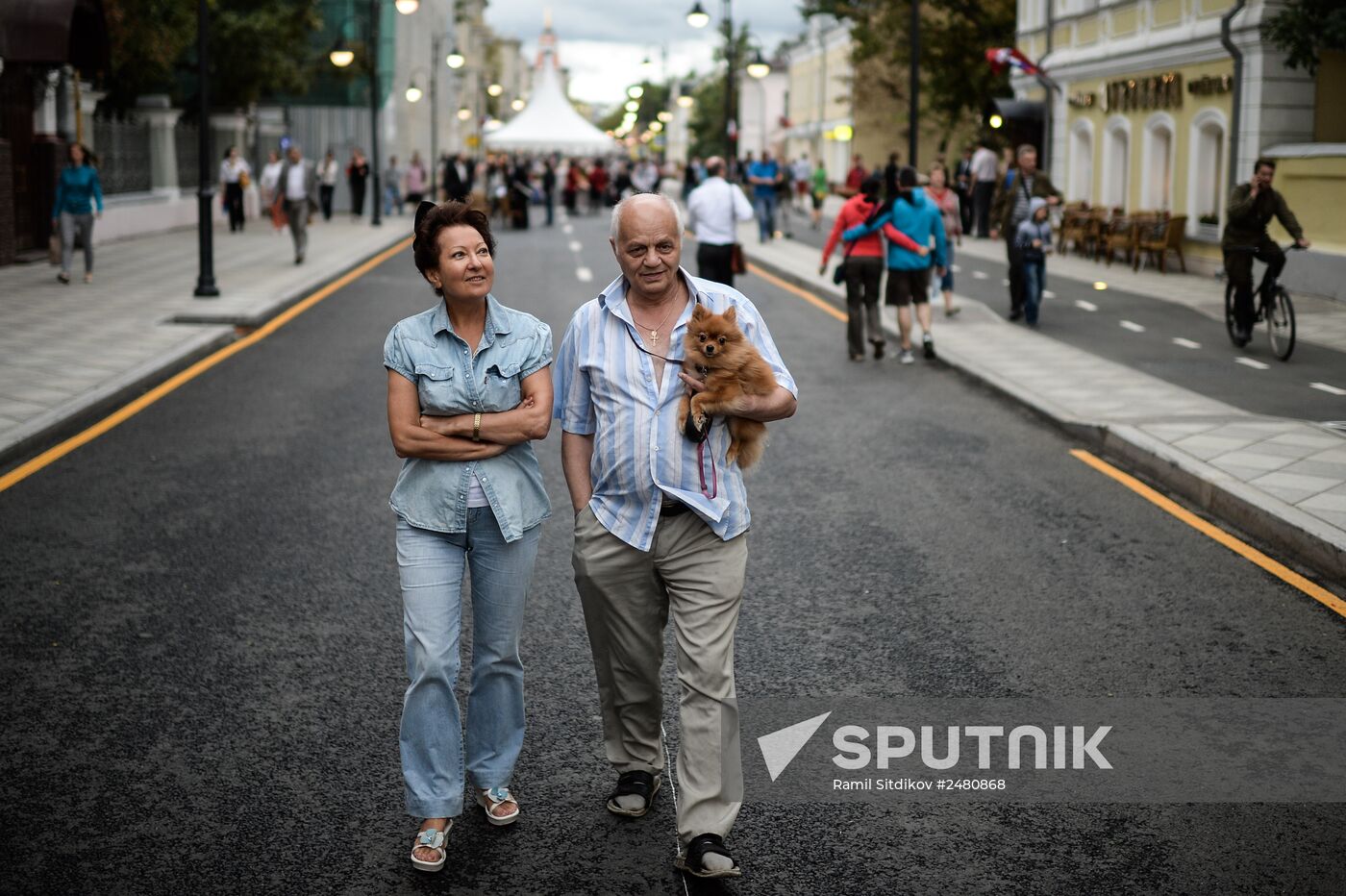 Pedestrian area opens on Pyatnitskaya Street in Moscow