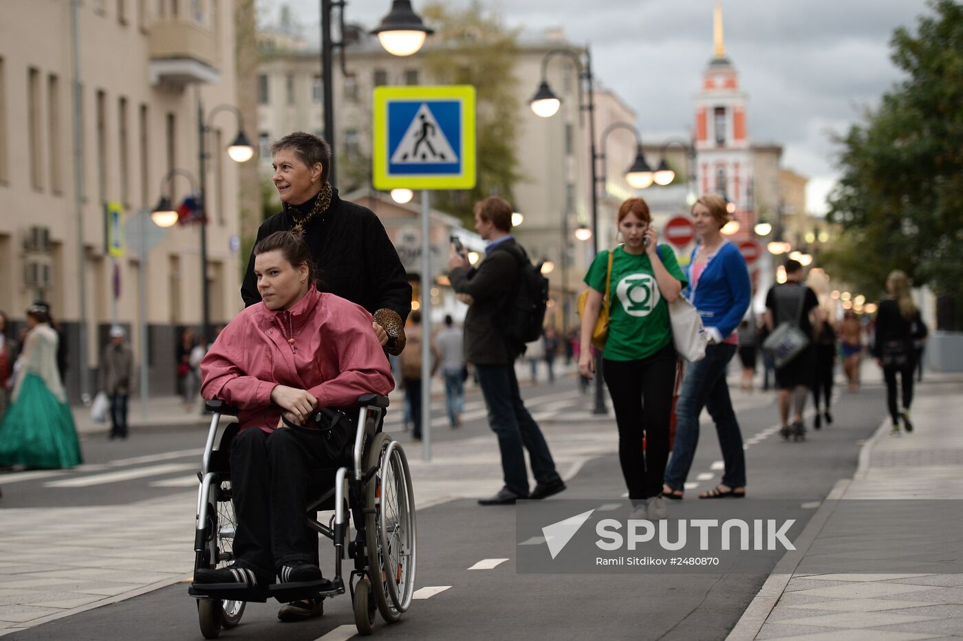 Pedestrian area opens on Pyatnitskaya Street in Moscow