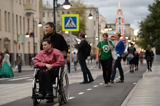 Pedestrian area opens on Pyatnitskaya Street in Moscow