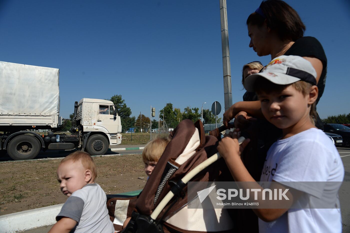 First trucks of Russia's humanitarian aid convoy come back from Ukraine