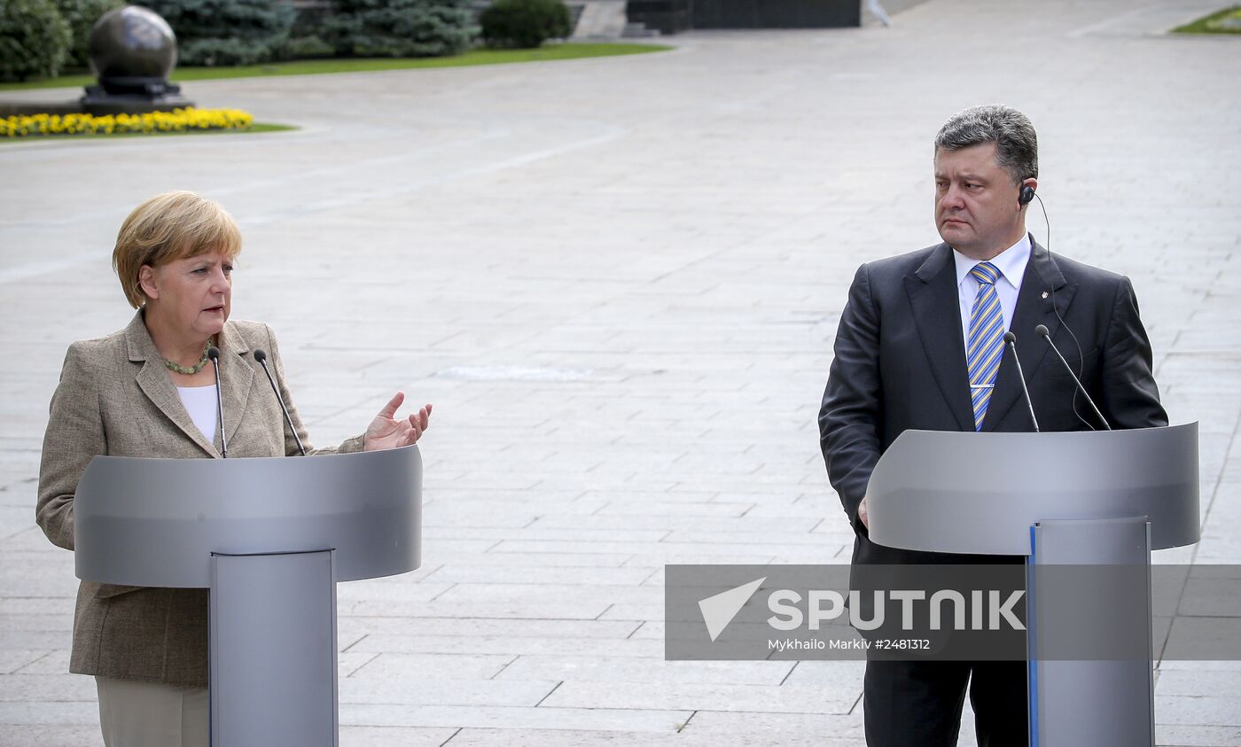 Petro Poroshenko meets with Angela Merkel