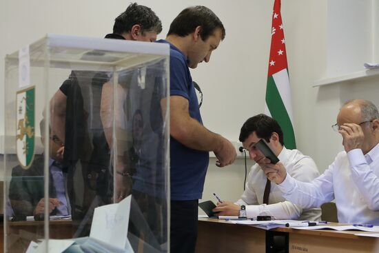 Abkhazian presidential elections in Moscow