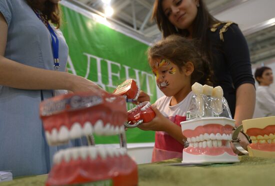 School Fair from A to Z opens in Moscow