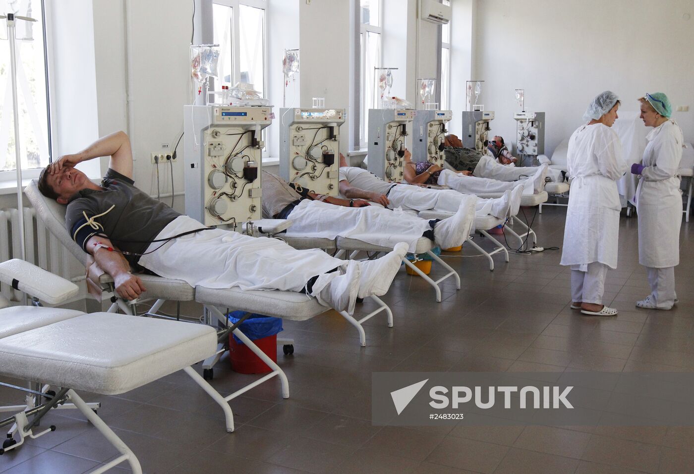 Donating blood for Donetsk attack victims