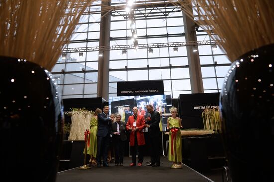 Flowers-IPM International Fair