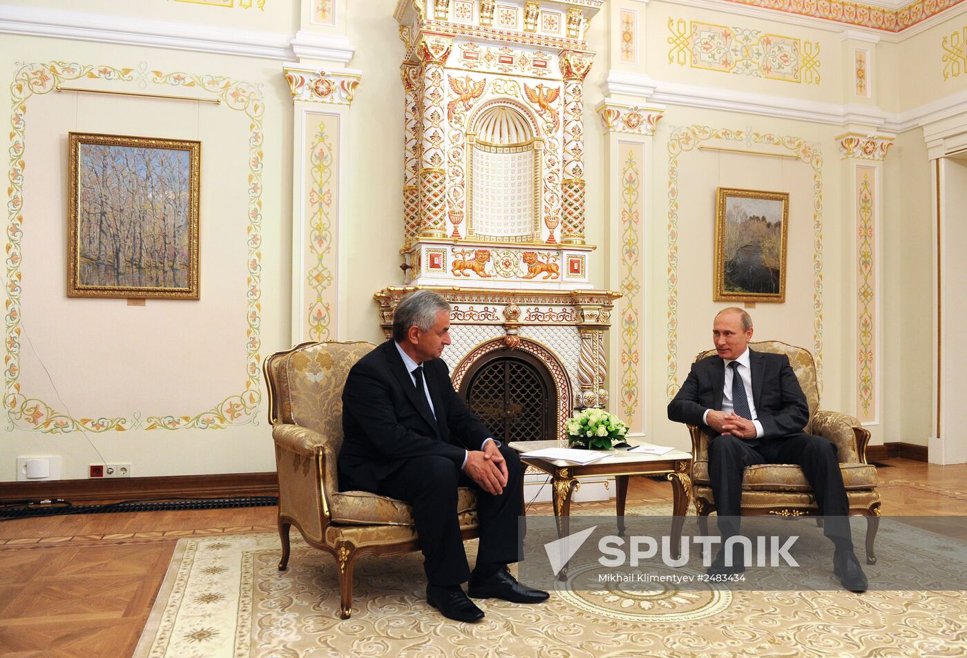 Vladimir Putin meets with new President of Abkhazia