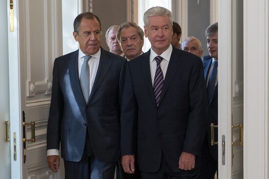 Foreign Minister Sergey Lavrov, Moscow Mayor Sergei Sobyanin visit Suvorov Estate