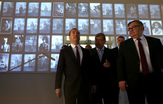 Dmitry Medvedev visits Look Into Eyes of War exhibition