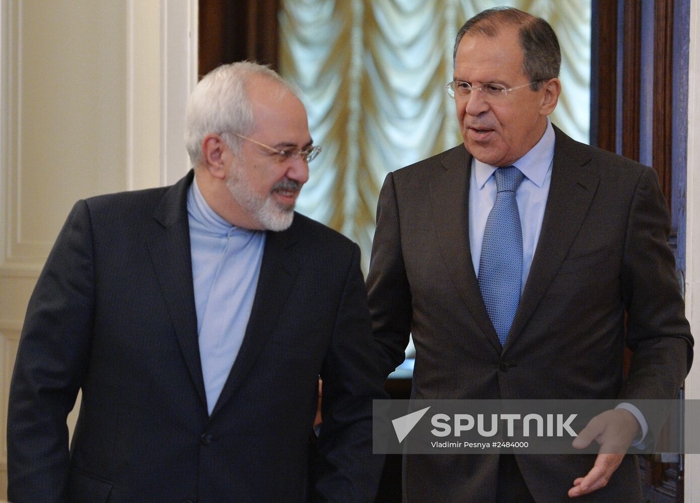Foreign Minister Sergei Lavrov meets with Iranian counterpart