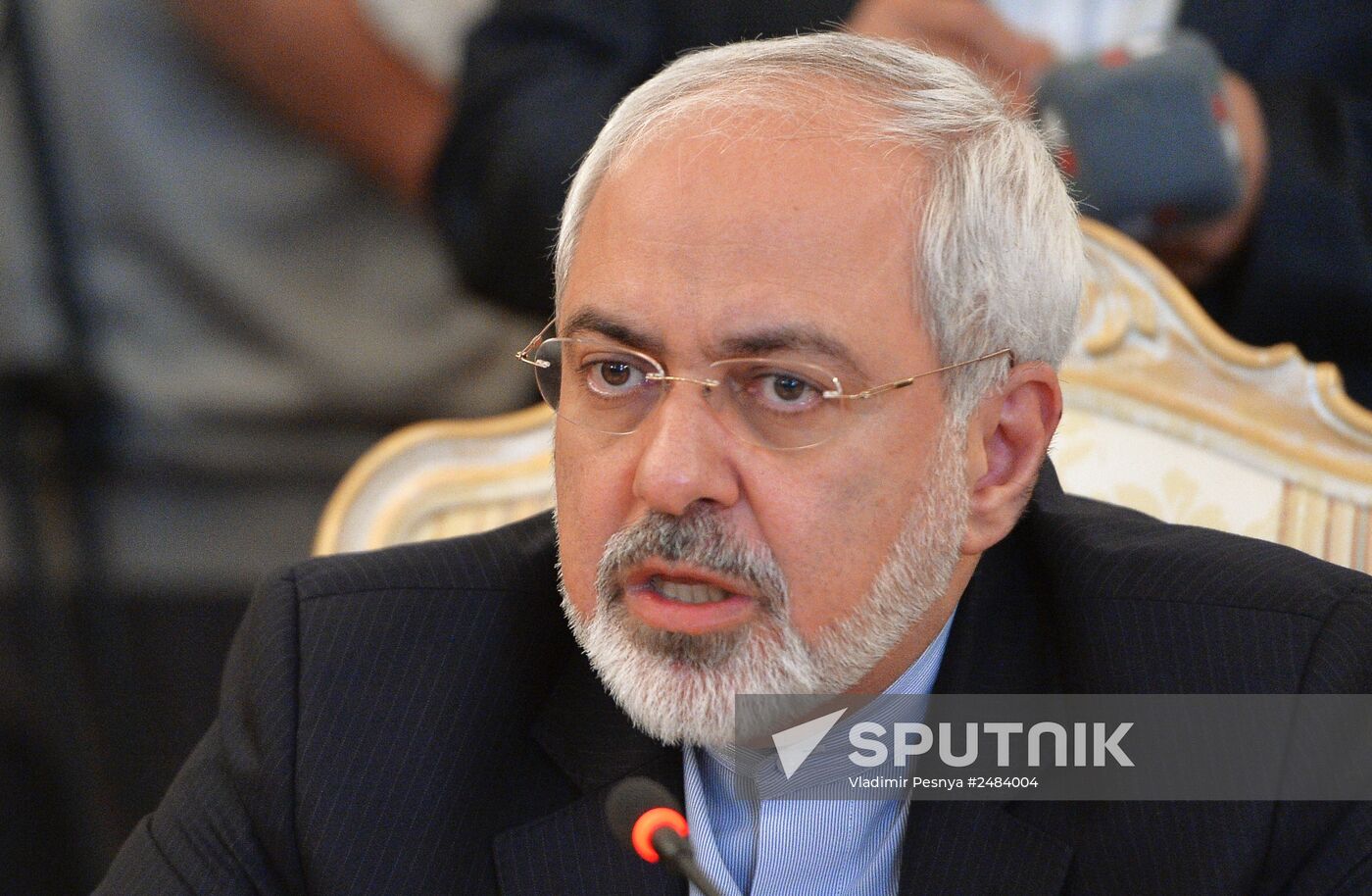 Foreign Minister Sergei Lavrov meets with Iranian counterpart