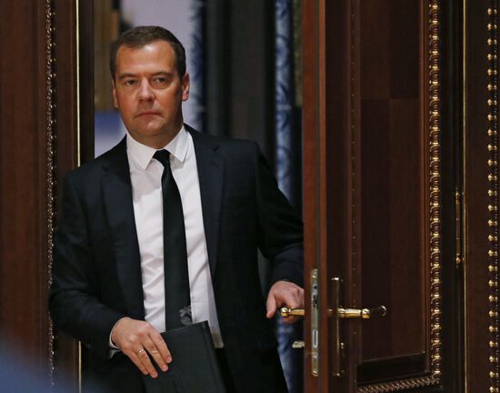 Dmitry Medvedev chairs government meeting in Gorki