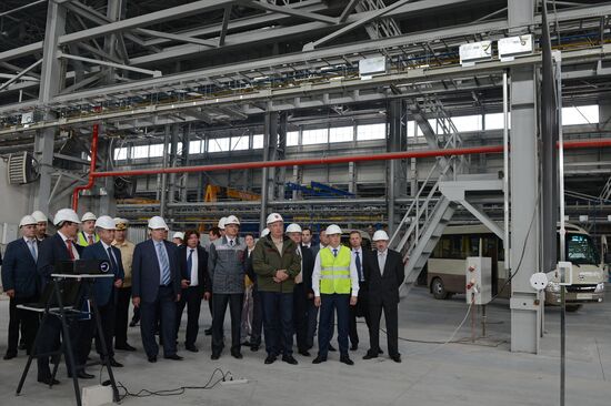 Dmitry Rogozin visits Zvezda Far Eastern Plant