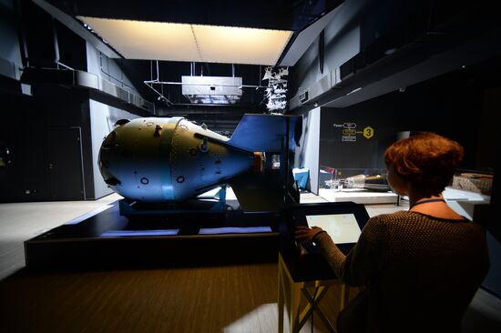 Multimedia installation imitating firing console of RDS-1 atomic bomb
