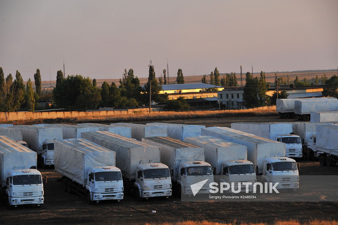 Second humanitaian aid convoy for Ukraine allegedly parked in Rostov Region