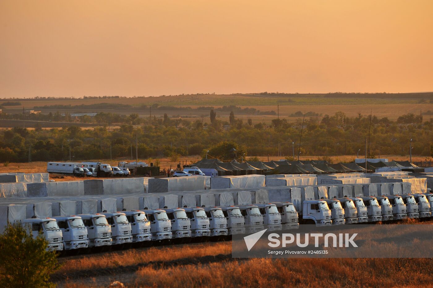 Second humanitaian aid convoy for Ukraine allegedly parked in Rostov Region