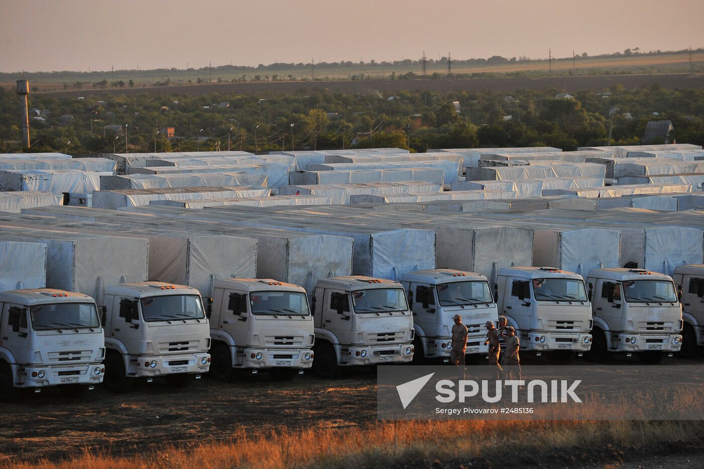 Second humanitaian aid convoy for Ukraine allegedly parked in Rostov Region