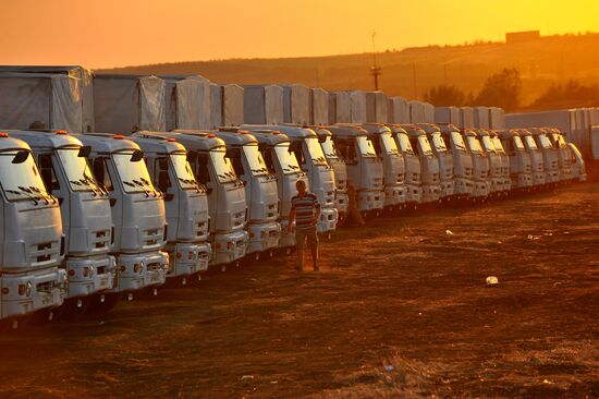 Second humanitaian aid convoy for Ukraine allegedly parked in Rostov Region