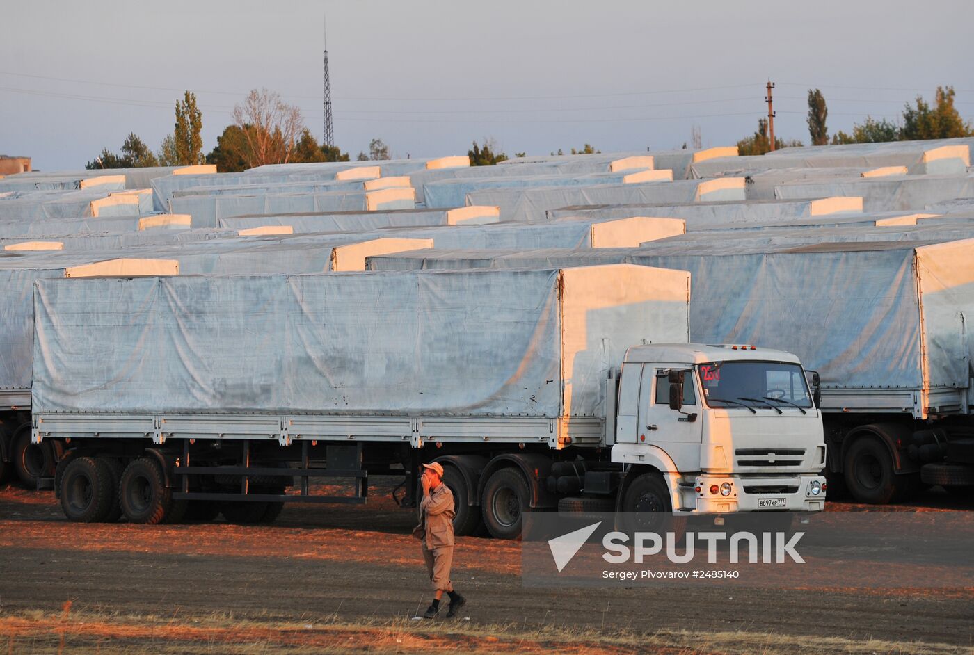 Second humanitaian aid convoy for Ukraine allegedly parked in Rostov Region