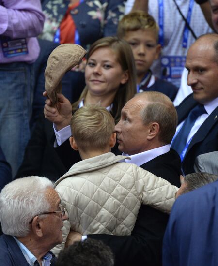 Vladimir Putin visits Ural Federal District