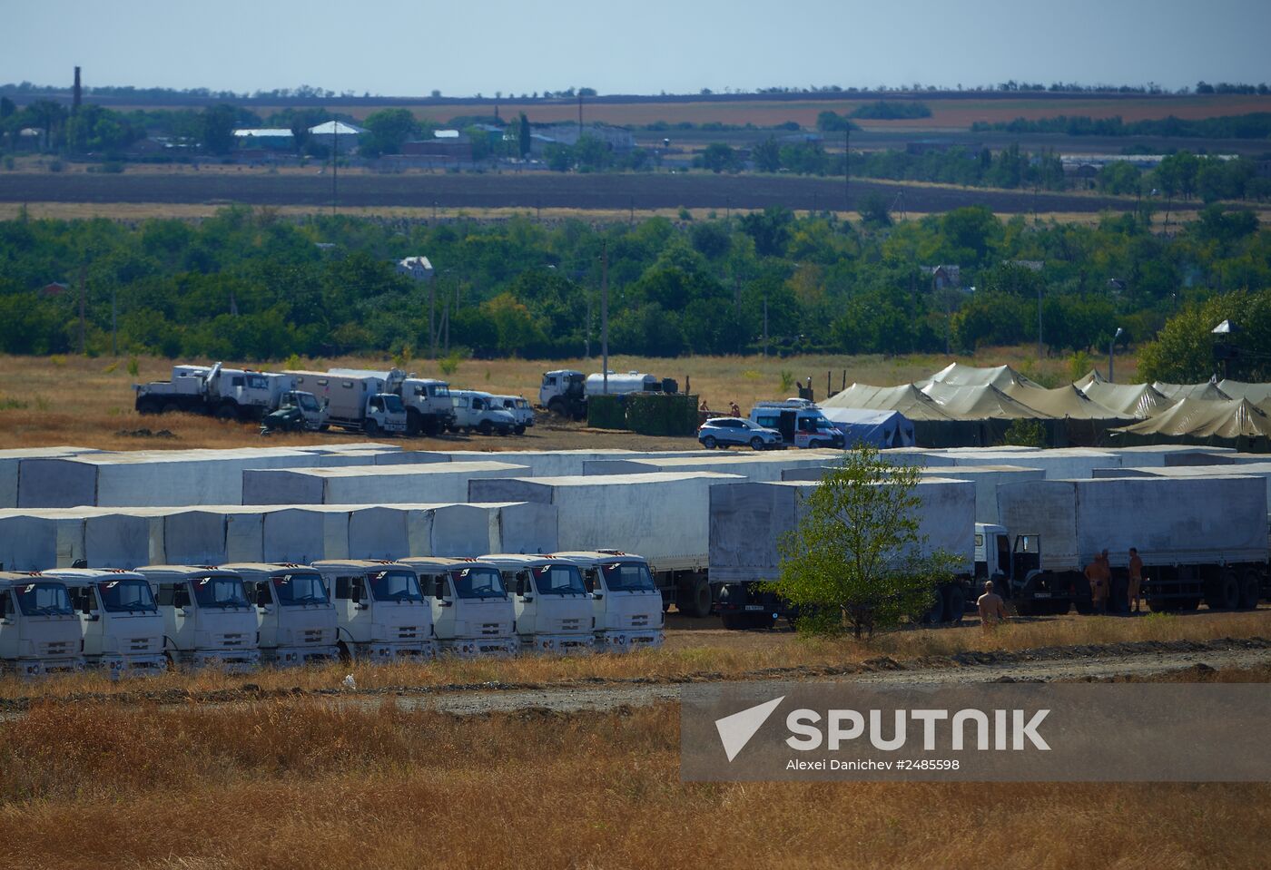 Second humanitarian aid convoy for Ukraine allegedly parked in Rostov region