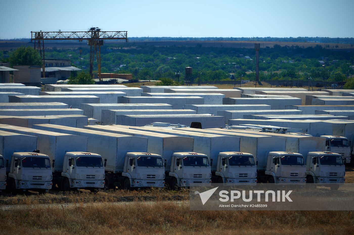 Second humanitarian aid convoy for Ukraine allegedly parked in Rostov region