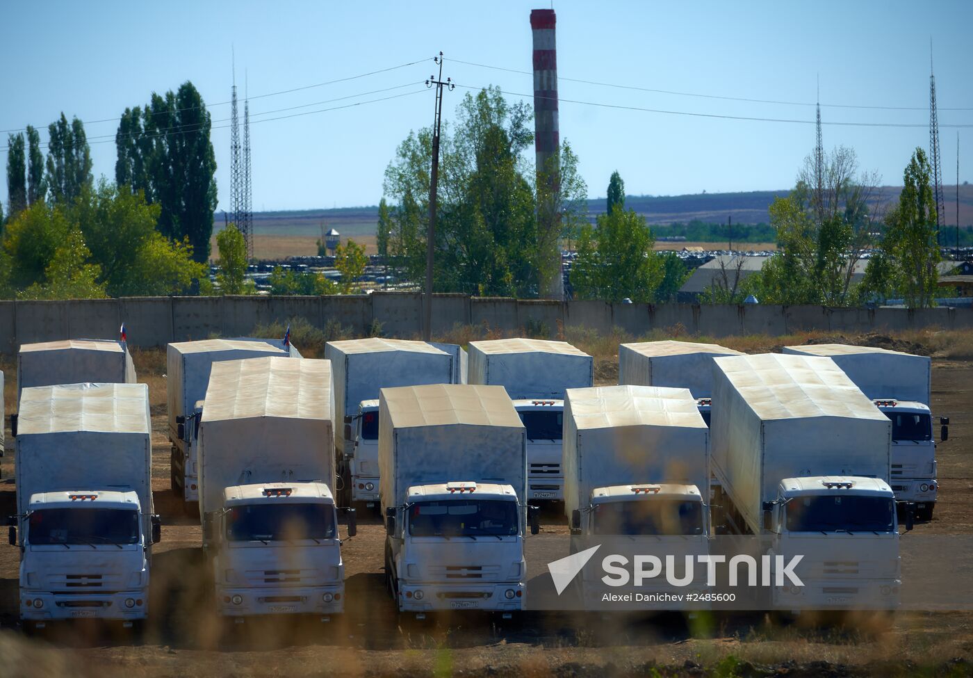 Second humanitarian aid convoy for Ukraine allegedly parked in Rostov region