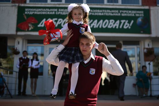 New school year starts in Russia