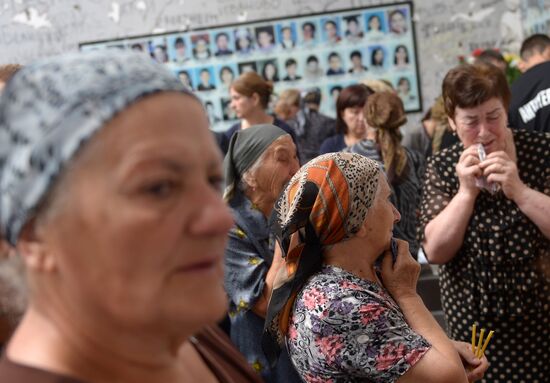 Memorial events mark 10 years since Beslan school siege