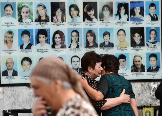Memorial events mark 10 years since Beslan school siege