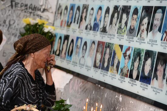 Memorial events mark 10 years since Beslan school siege