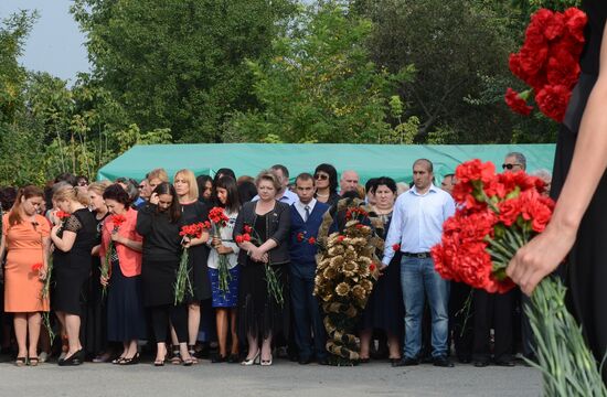 Memorial events mark 10 years since Beslan school siege