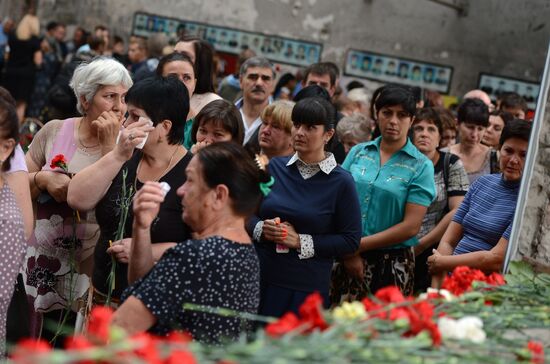 Memorial events mark 10 years since Beslan school siege