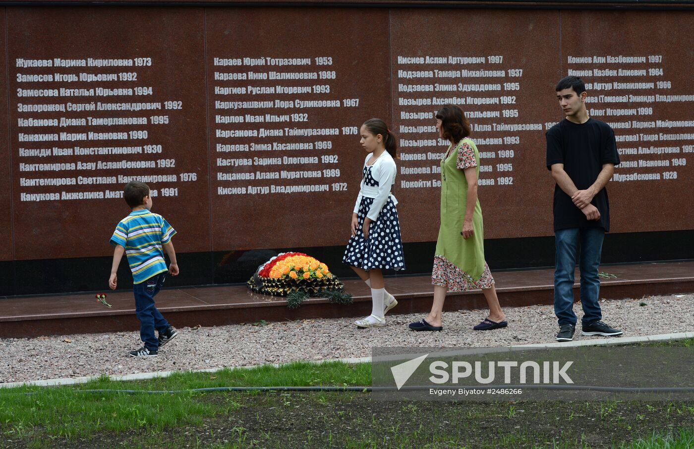 Memorial events mark 10 years since Beslan school siege