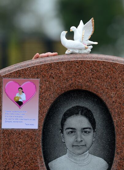 Memorial events mark 10 years since Beslan school siege