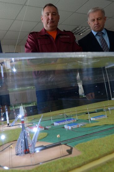 Dmitry Rogozin's visit to Vostochny space center under construction