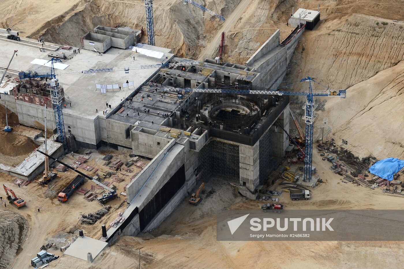 Dmitry Rogozin's visit to Vostochny space center under construction